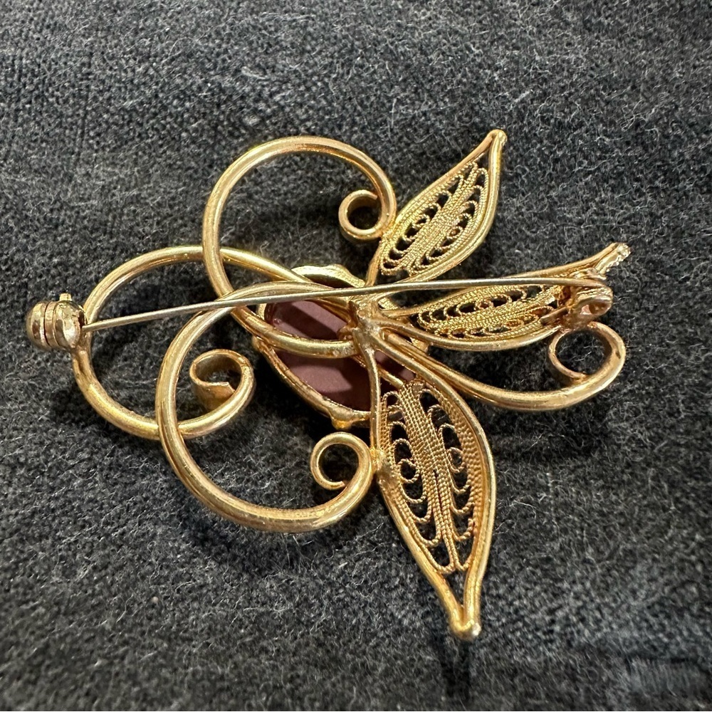 Vintage Filigree Gold Colored Floral Brooch With Plum Stone Center - Picture 4 of 5